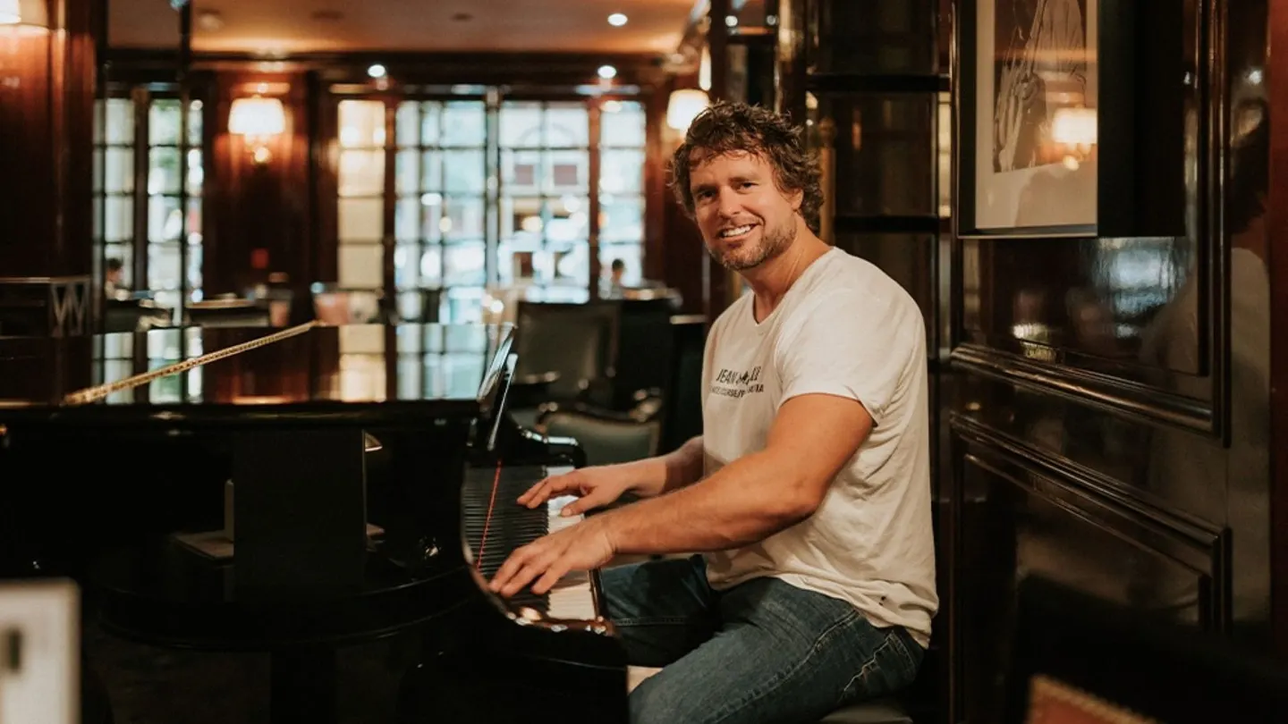Thomas Bergersen | Premium Seats