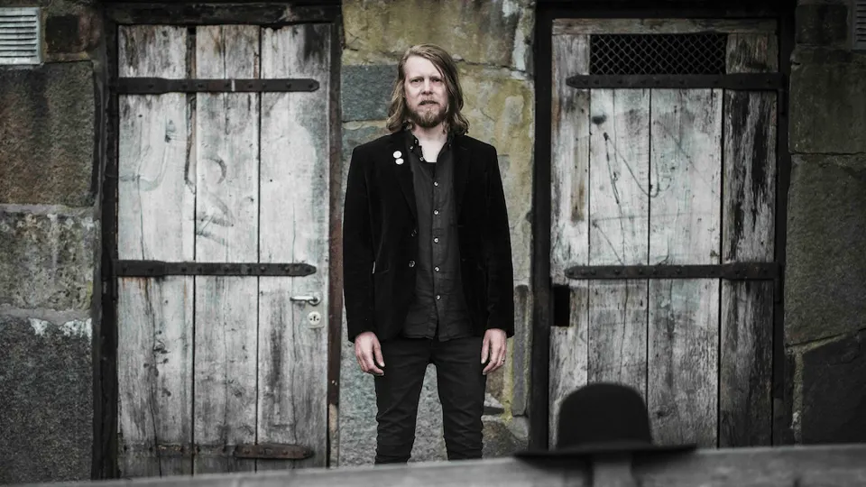 5/11 KRISTOFER ÅSTRÖM | DEBASER STRAND