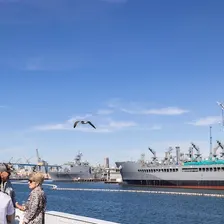 San Diego Harbor: 2-Hour Cruise with Live Guide