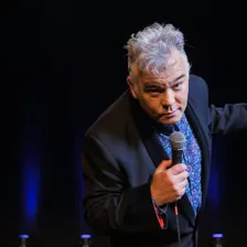 Stewart Lee: 'Basic Lee. Live At The Lowry 2024' Signing