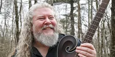 Joe Jencks – Award-Winning Folk Storyteller with a Sea-Salt Caramel-Rich Baritone Voice
