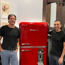 Fridgeside! Bootstrap vs VC w/ Rob & Chris Taylor (founders)
