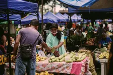 Renova la teva roba: Mercat d'intercanvi