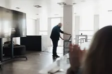 Sofalesung mit Martina Caluori Schatten der Pinus