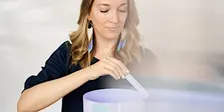Sound Bath mit Kristallklangschalen