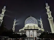 ブルーモスクのナイトツアーマレーシア(MOSQUE TOURS AT THE BIGGEST MOSQUE IN MALAYSIA )