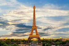 PASSPORT TO PARIS: MOM & DAUGHTER EDITION
