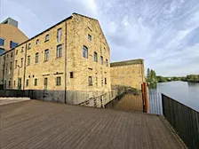 Wakefield - Waterfront and Mills to City Centre