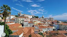Alfama Walking Tour: Hidden Walls, Underground Ruins and Great Viewpoints