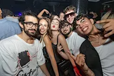 FREE Saturday Language Exchange Meetup - Drink, play & Speak