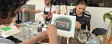 PAINT & SIP WORKSHOP — Drama Radio Bar, Roma Norte  by Rban Tours
