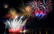 Amsterdam: New Years Pub Crawl, Unlimited Shots & Optional Club Entry