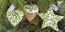 Paint Your Own Christmas Decorations | Paentiwch Eich Addurniadau Nadolig
