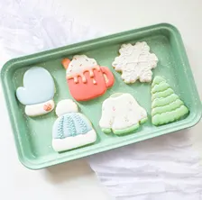 Let’s stay warm making sugar angels at Snow & Sugar Intermediate Class!