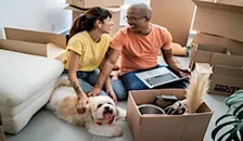 ¡Más Allá de las Mascotas! (Aprenda sobre Animales de Servicio)