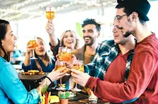 Aperitivo lingüístico con muchomasqueidiomas.com