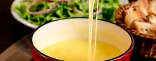 SOIRÉE RACLETTE & FONDUE CHEZ LES FONDUS DE LA RACLETTE by ENJOY! Paris