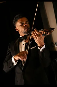 Moon-lite Concert Series: Gareth Johnson Violinist