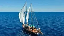PIRATE BOAT EXPERIENCE & UNLIMITED DRINKS
