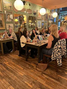 Christmas Sip & Paint Night