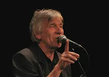 Paul van Loo zingt solo