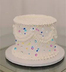 Mini Cake Decorating Class at Le Creuset | DIY Canvas Cake + Bedazzling