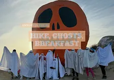 Hike, Ghosts & Breakfast with Amigas