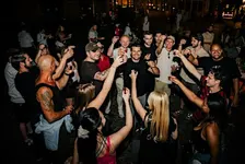 Hamburg Nightlife Tour with 3 Bars, Shots & Club Entry