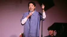 James Tom Goes on a Mini-Tour, Casual Style