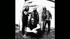 Hole in the sky (F) + Bombtracks (F)