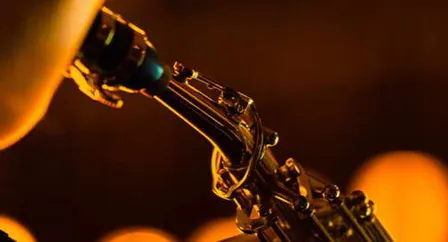 Candlelight: Tribute to Michael Jackson