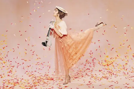 Lindsey Stirling: Snow Waltz Holiday Tour
