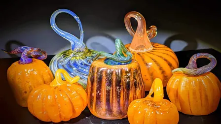 Lincoln Hot Glass presents Blown Glass - Fall Pumpkin