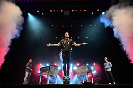 Magic Rocks! Illusionist Leon Etienne
