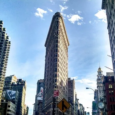 Time Travel Outdoor Escape Game: New York Flatiron District