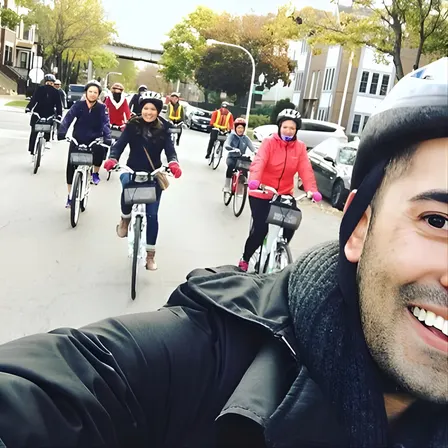 Bike Tour of Chicago's Lakefront Neighborhoods
