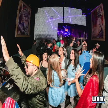 The Boos & Booze Chicago Halloween Bar Crawl | Lincoln Park