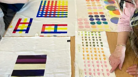 Serigrafi på BIBLIOTEKET - Farveunivers - Farvepaletter & Flerfarvetryk på tekstil