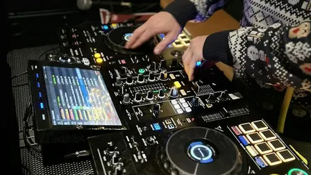 J-dag i BAR50 med DJ Niknags