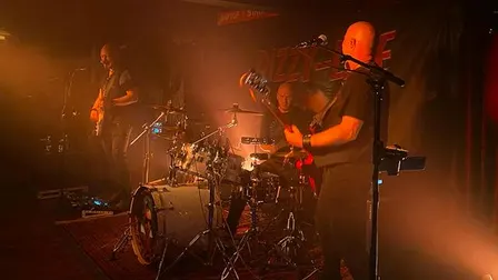 Dizzy Like (Dizzy Mizz Lizzy Tribute) & Rocket Brothers (Kashmir Tribute)