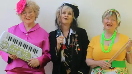 3 x RITA ER TILBAGE
