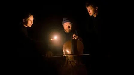 Hvorfor bliver det nat 6 år+ / Teatermagi Amager