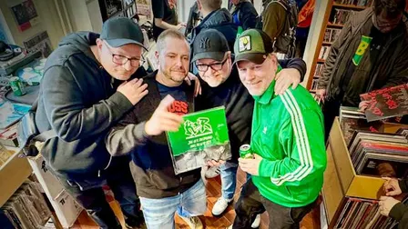 HUMLERIDDERNE + support: hun R