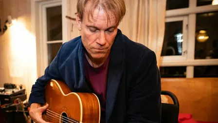 Claes Phil återvänder till Utopia