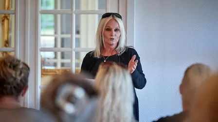 Klarsynsaften Eksklusivt, EKSTRA - BOGENSE på Harridslevgaard Slot v/MARIANNE LARSEN