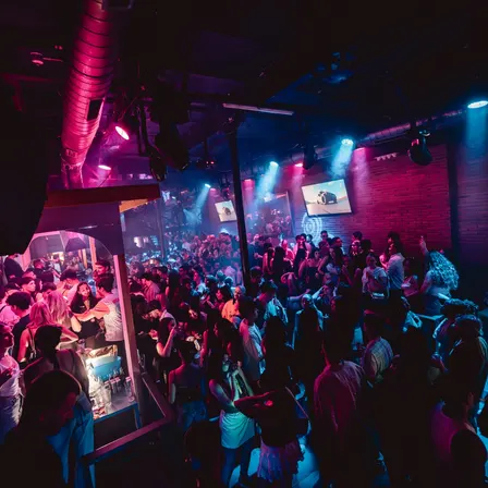 Friday - Reggaeton & Hits / Guest list