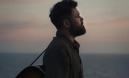 Passenger: Live Performance