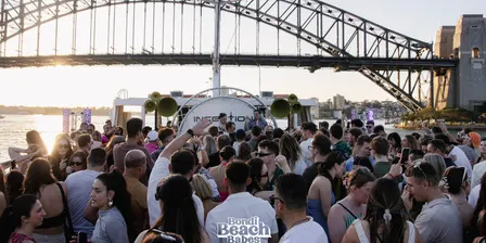 Bondi Beach Babes Sunset Boat Party
