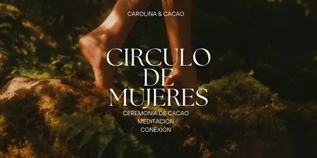 Círculo de mujeres en Luna llena