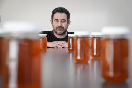 Signal Hill presents: Mike Williams 100 jars of honey feat Bianca Giaever